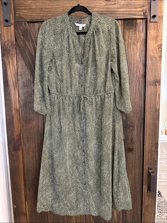 41 Hawthorn Dresses & Skirts - 41 Hawthorn Olive Green Button-Front Midi Dress with Dotted Print